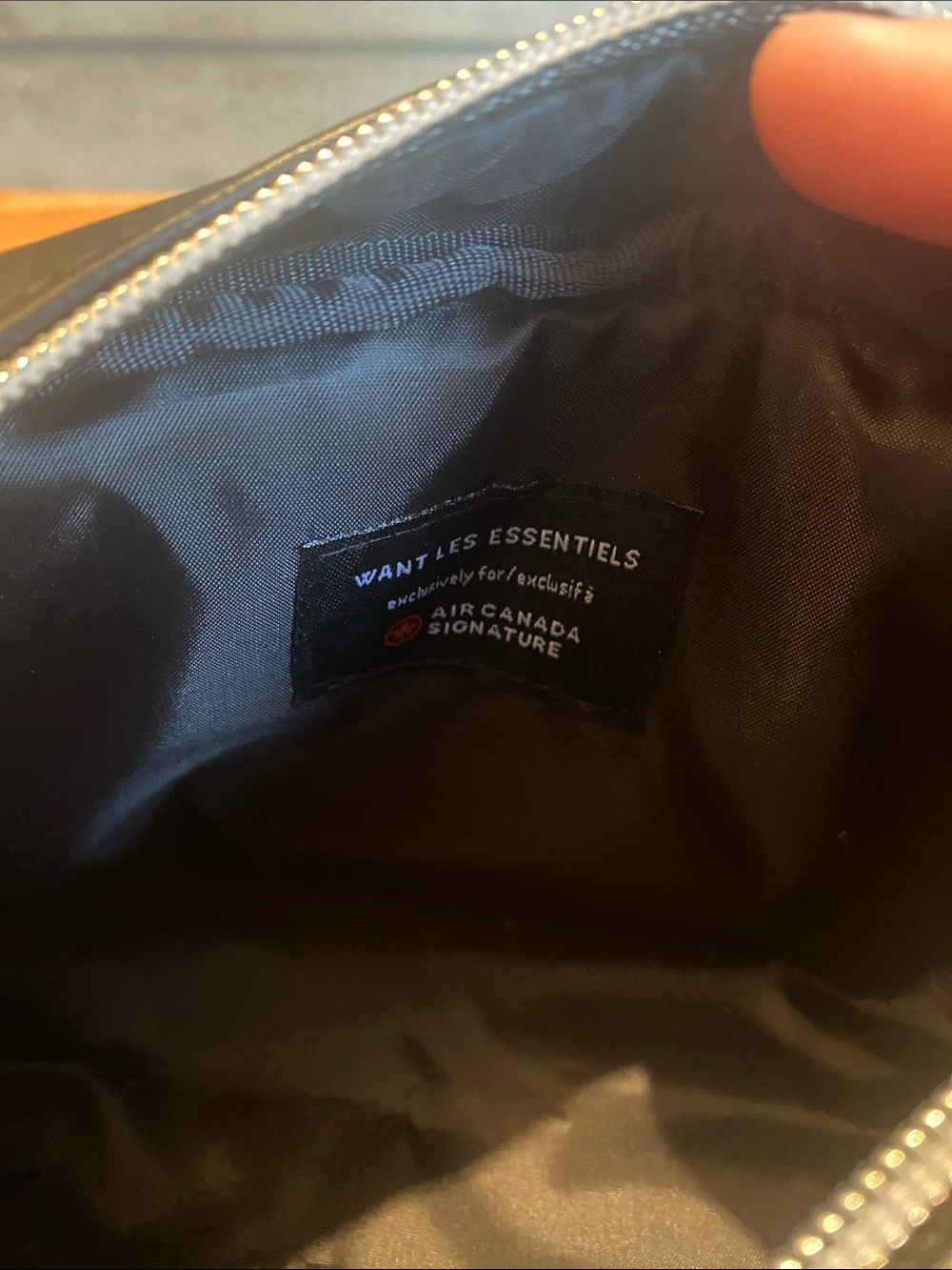 WANT Les Essentials x Air Canada Collab Dopp Kit (empty) - Picture 5 of 7